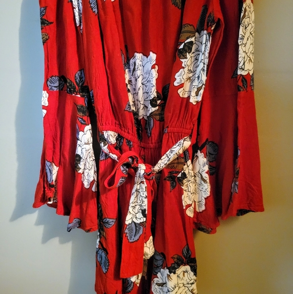 NEW!! RED FLORAL ROMPER - Picture 4 of 4